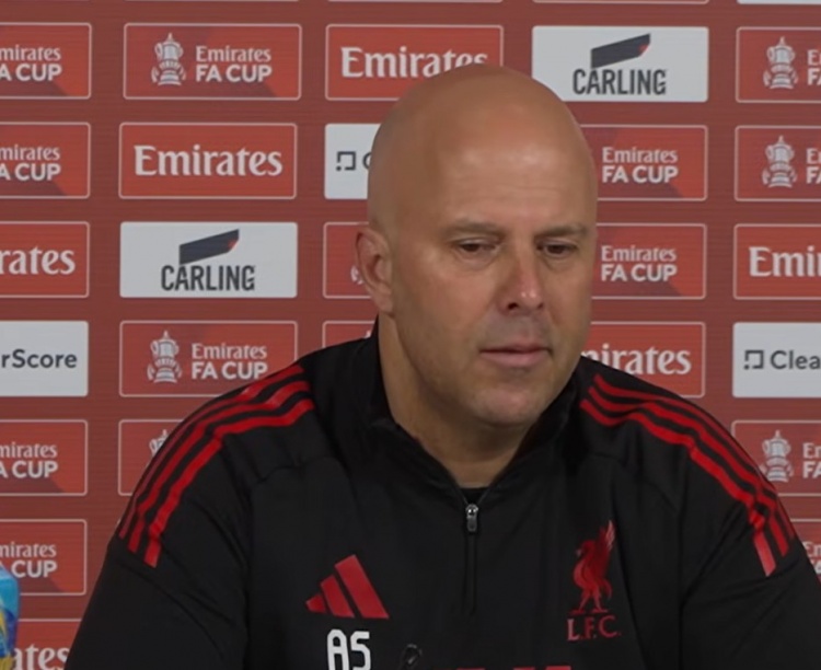 开云体育APP-斯洛特：不太确定输球是否态度问题 大家都知道欧冠资格的重要性