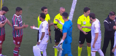 开云体育APP-半场:桑托斯0-0弗鲁米嫩塞,吉列尔梅进球被吹,双方0射正